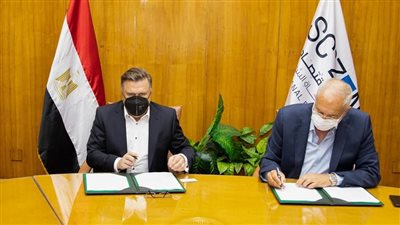 إقتصادية قناة السويس توقع عقدًا مع مرسيدس لإنشاء مركز لوجيستي بالعين السخنة