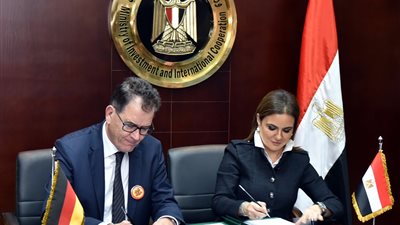 سحر نصر توقع 3 اتفاقيات مع ألمانيا بقيمة 320 مليون يورو