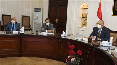 وزير الإسكان يتابع موقف تنفيذ الأعمال بمدينة «الوراق الجديدة»