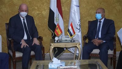 الوزير يبحث مع السفير الاسباني دعم التعاون في مجالات النقل المختلفة