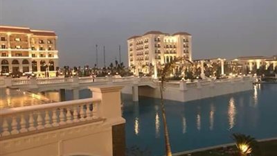 السيسي يتفقد فندق 