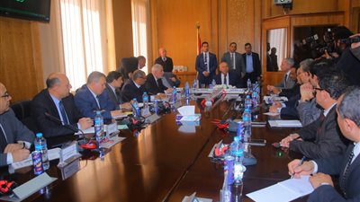 وزير النقل يطلق حملة الانضباط بمواعيد قطارات السكك الحديدية