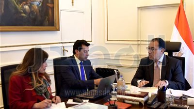 «مدبولى» يتابع مع وزير الرياضة تجهيزات ملاعب «أمم أفريقيا 2019»