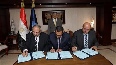 توقيع إتفاقية تأسيس «شركة قناة السويس هيلثي للصناعات الغذائية»