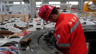 تباطؤ نمو الناتج الصناعي الصيني لأدنى مستوى في 17 عاما 