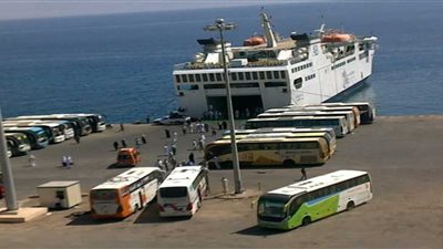 ميناء نويبع يستقبل 1044 راكبا و71 شحنة اليوم