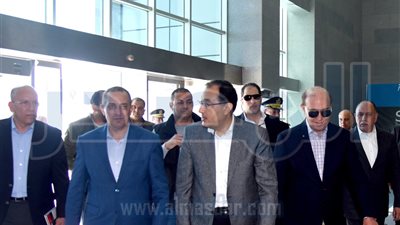 رئيس الوزراء يتابع تطورات مشروعات منطقة قناة السويس 