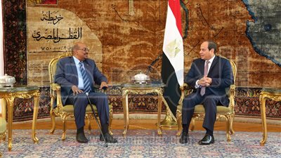 البشير: لا تنقصنا كفاءات لتحقيق الرفاهية لشعبي مصر والسودان