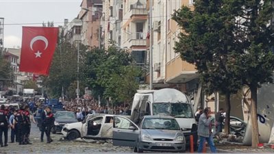 صور: انفجار يستهدف مركزا للشرطة في إسطنبول