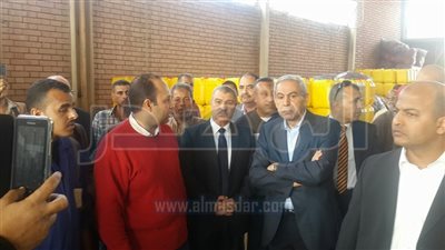 وزير الصناعة: ندرس إنشاء منطقة صناعية في برج العرب