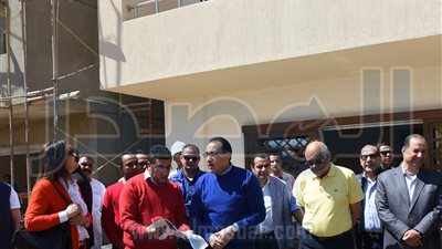 رئيسا الوزراء والنواب يتفقدان الحرم الجامعي الجديد بمدينة أسوان