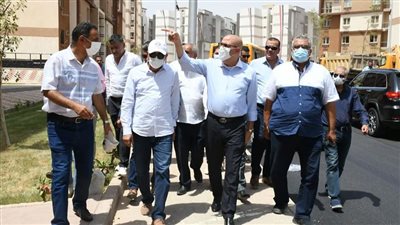 الجزار يتفقد مشروع سكن موظفي العاصمة الإدارية بمدينة بدر