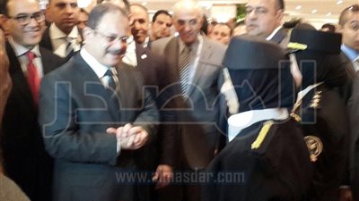 وزير الداخلية يلتقي الطلبة الجدد بكلية الشرطة 
