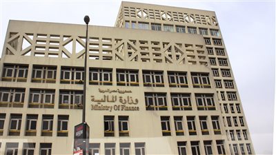 الحكومة تنفى تخفيض مخصصات التعليم والصحة في موازنة 2021-2022