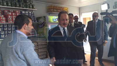 وزير الداخلية يتفقد أحد منافذ 