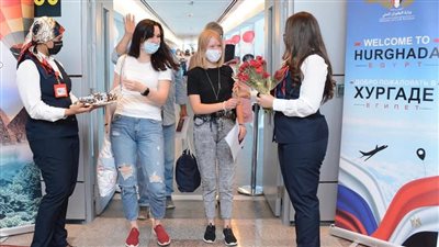 وصول أولي الرحلات الروسية القادمة من موسكو إلى الغردقة