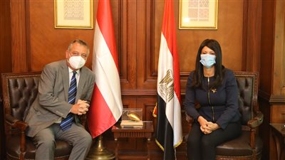 مصر والنمسا توقعان تمويلاً تنمويًا بقيمة 8.5 مليون يورو للسكك الحديدية