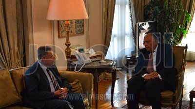 وزير الخارجية يستقبل رئيس وزراء لبنان الأسبق فؤاد السنيورة