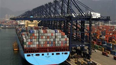 تداول 456 شاحنة بضائع و23 سيارة بموانئ البحر الأحمر