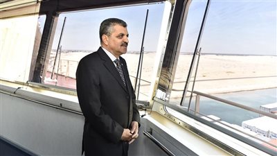 عبور 82 سفينة لقناة السويس بحمولات 4.7 مليون طن