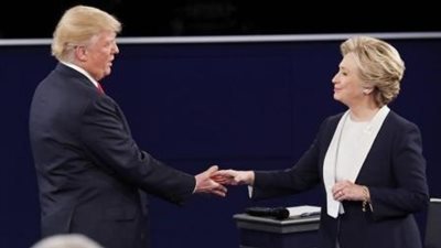 ترامب يتعهد بسجن هيلاري كلينتون حال فوزه بالرئاسة