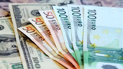 ارتفاع اليورو والين بعد تراجع الدولار 