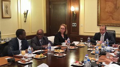 البورصة المصرية تبحث مع «الأفريقي للتنمية» تفعيل مبادرة الربط الإلكتروني