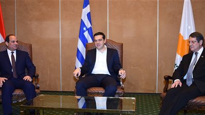 قمة ثلاثية بين السيسي ونظيره القبرصي ورئيس وزراء اليونان بالاتحادية