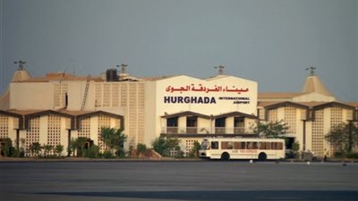 وصول 150 سائحًا صينيًا إلى مطار الغردقة