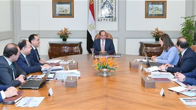 السيسي يوجه برد مديونية صناديق المعاشات وسحب الاستشكال على حكم العلاوات الخاصة 