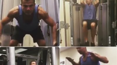 فيديو: عمرو دياب يحتفل بعيد ميلاده الـ 55 في الجيم 