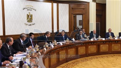 «مدبولى» يستعرض مع مجلس المحافظين الموقف التنفيذي لأعمال تقنين أراضي الدولة