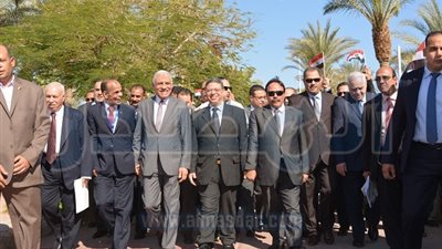 بالصور.. مسيرة عمالية حاشدة تجوب شوارع شرم الشيخ دعمًا للسياحة