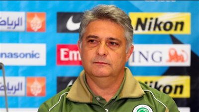 مدرب الزمالك الجديد يرفض الحديث عن سيرته الذاتية