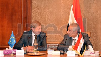 وزير التجارة يبحث التعاون الاقتصادي المشترك بين مصر والاتحاد الأوروبي (صور)