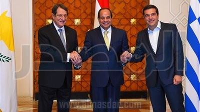 رئيس قبرص يغادر القاهرة بعد مشاركته في القمة الثلاثية