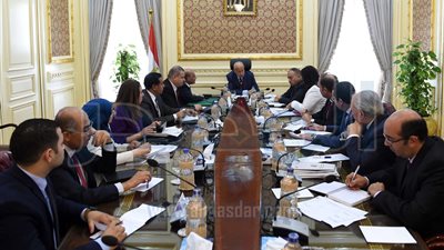 شريف إسماعيل يلتقي وزير الزراعة لمتابعة مشروع المليون ونصف فدان