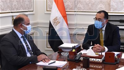 مدبولي يبحث مع رئيس البورصة تطورات أداء سوق الأوراق المالية