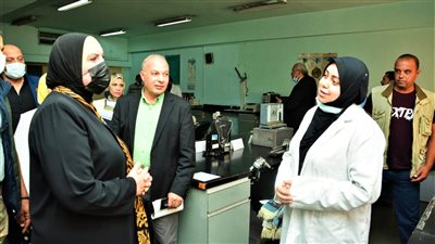 وزيرة التجارة: دراسة إنشاء مجمع تعليمي تكنولوجي للغزل والنسيج