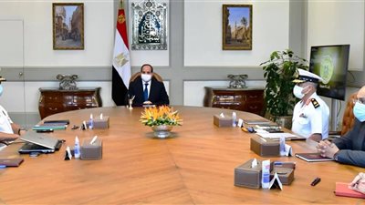 السيسي يوجه بمواصلة دراسات تطوير مجالات النقل البحري والموانئ