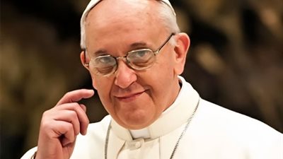 البابا فرانسيس يدعو إلى التزام دولي باتفاق قمة المناخ