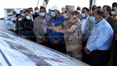 مدبولى يتابع أعمال تطوير محور المحمودية بالإسكندرية