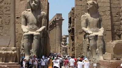 الأقصر تستقبل فوجا سياحيا قادما من سويسرا