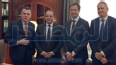 رئيس البورصة يبحث مع وفد تجاري سويدي جذب الاستثمارات الأجنبية