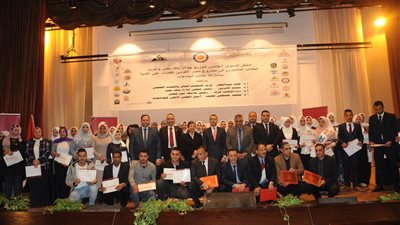 بنك مصر يكرم طلبة الجامعات المشاركين في مشروع محو الأمية