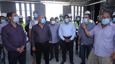 وزير النقل يتابع معدلات تنفيذ مشروع القطار الكهربائي الخفيف «LRT»