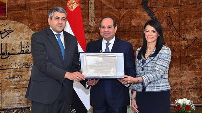 السيسي يبحث مع أمين منظمة السياحة العالمية دعم شباب المستثمرين