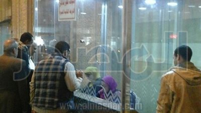 بالصور.. السكك الحديدية تبدأ تشغيل أكشاك بيع التذاكر في محطة مصر 