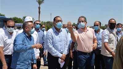 رئيس الوزراء يُتابع استعدادات إحتفالية افتتاح طريق الكباش بالأقصر