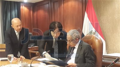 وزير التجارة يبحث مع 